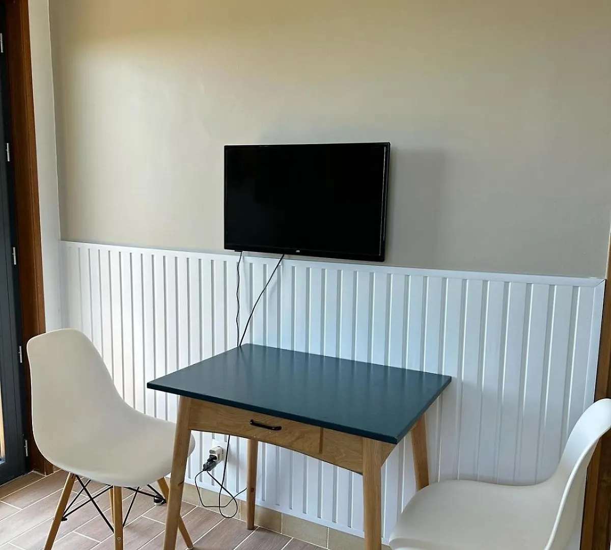 Appartement Dans Un Ecrin De Verdure Terrasse Privee Saint-Germain-au-Mont-dʼOr 0*,