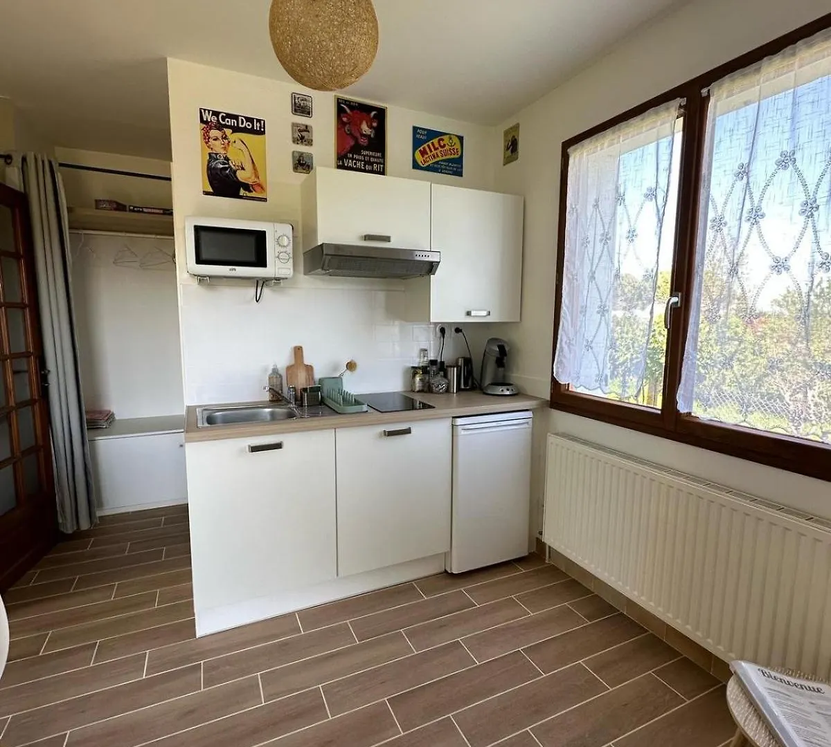 ゲストハウス Appartement Dans Un Ecrin De Verdure Terrasse Privee Saint-Germain-au-Mont-dʼOr